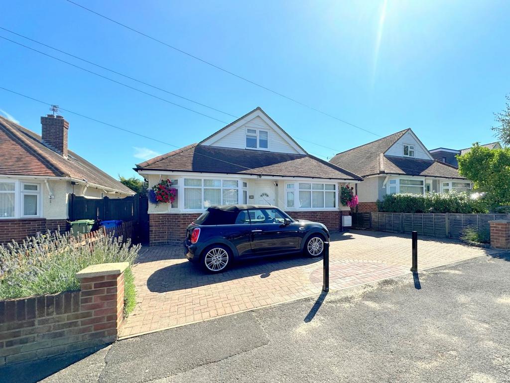 St Andrews Crescent, Windsor, Berkshire, SL4 4 bed detached house for