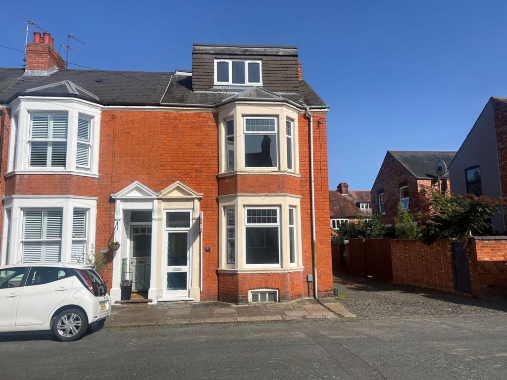 Garrick Road, Abington, Northampton... 4 bed end of terrace house £