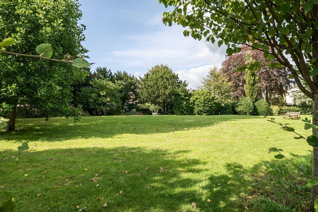 Vyvyan Gardens