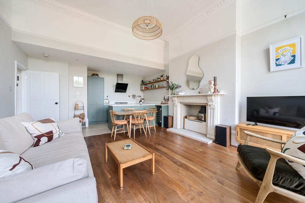 Living room to kitchen 2