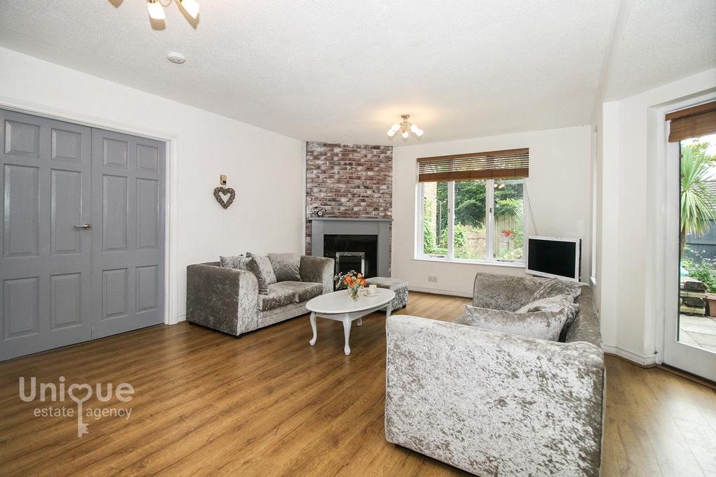 Holmefield Close, ThorntonCleveleys, Lancashire, FY5 5 bed detached