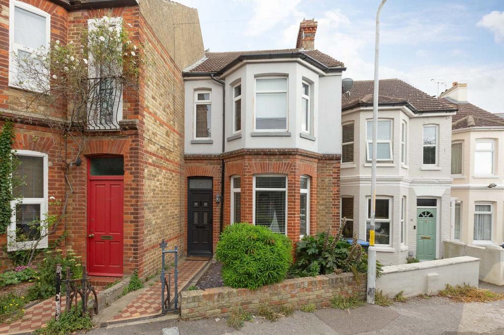 Pegwell Road, Ramsgate, CT11 2 bed terraced house - £319,995
