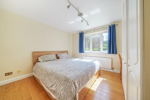 2 Jemmett Close, Kingston Upon Thames, KT2 7AJ