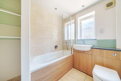 2 Jemmett Close, Kingston Upon Thames, KT2 7AJ