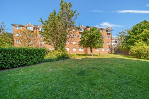 2 Jemmett Close, Kingston Upon Thames, KT2 7AJ