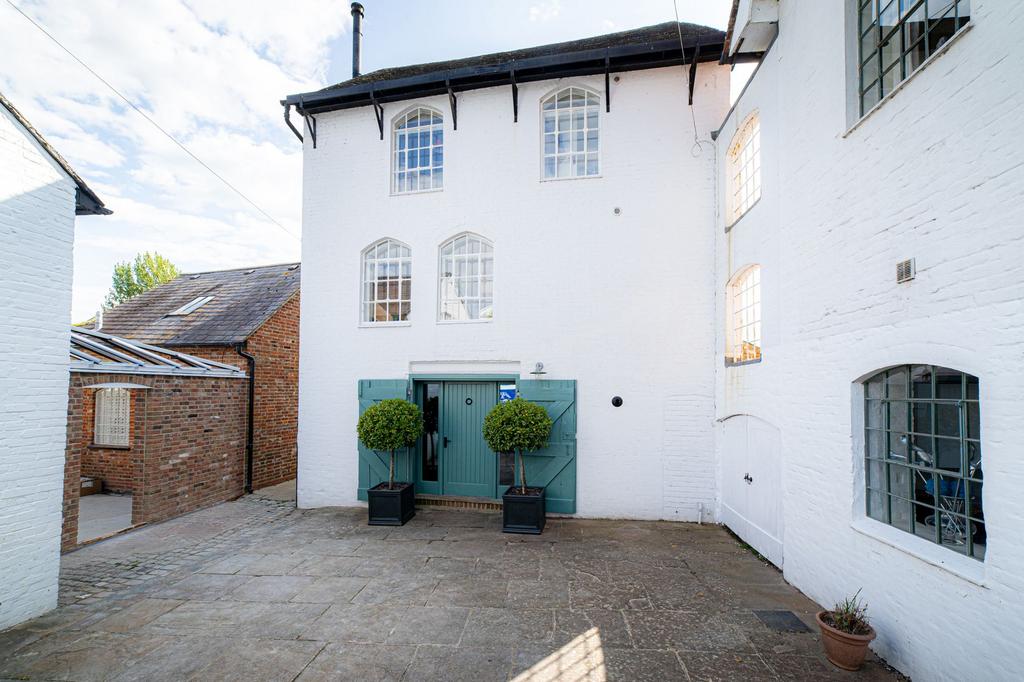 Ashford Road, Chartham, CT4 3 bed detached house £850,000