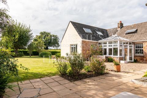 4 bedroom detached house for sale, La Ruette Pinel, St Lawrence, Jersey. JE3 1HF