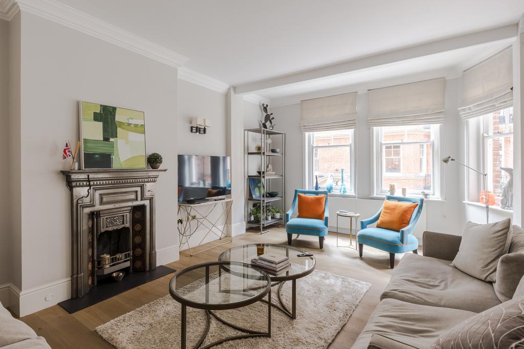 Royal Hospital Road, London, SW3 4 bed flat £7,150 pcm (£1,650 pw)