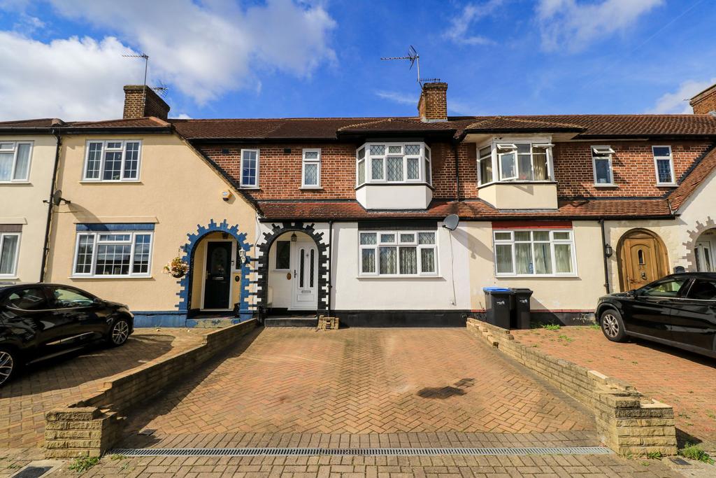 Bedford Crescent, EN3 3 bed terraced house for sale £450,000