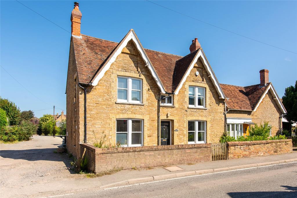 High Street, Turvey, Bedfordshire, MK43 3 bed semidetached house £