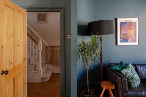 98 Pearcroft Road, London, E11 4DR