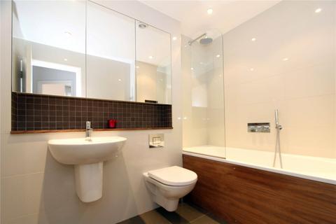 38 Tetherdown, London, N10 1NG