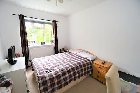 244 Reddington Drive, Slough, SL3 7SL