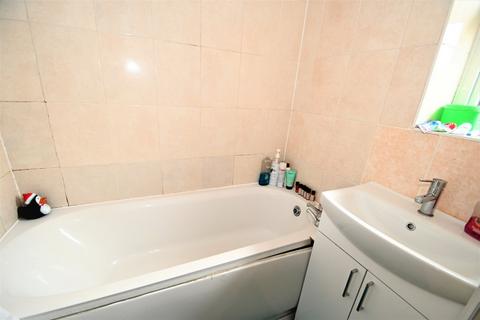 244 Reddington Drive, Slough, SL3 7SL