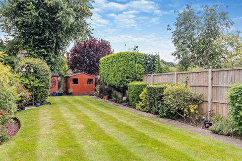 4 bedroom semi-detached house for sale - Harefield Road, Rickmansworth, WD3