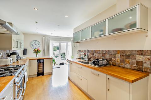 4 bedroom semi-detached house for sale - Harefield Road, Rickmansworth, WD3