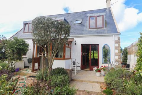 3 bedroom detached house for sale, La Petite Fosse, St. Ouen, Jersey. JE3 2GN