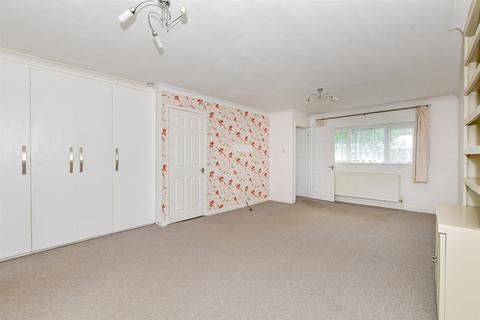 3 bedroom semi-detached house for sale - Forest Grove, Tonbridge, Kent
