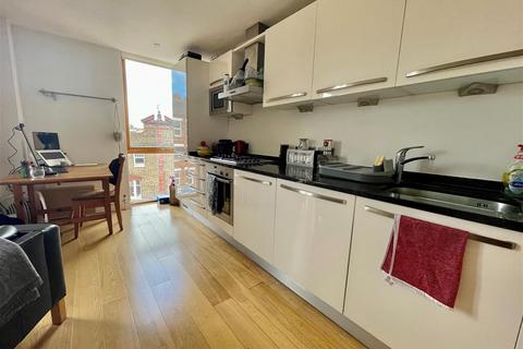 1 bedroom flat to rent, Tally Ho Apartments, Highgate Road, London