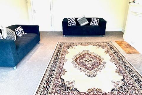 4 bedroom apartment to rent, CENTRAL LOCATION, SO15
