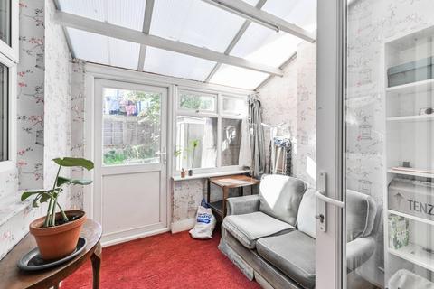 3 bedroom terraced house for sale - Clacton Road, Walthamstow, London, E17