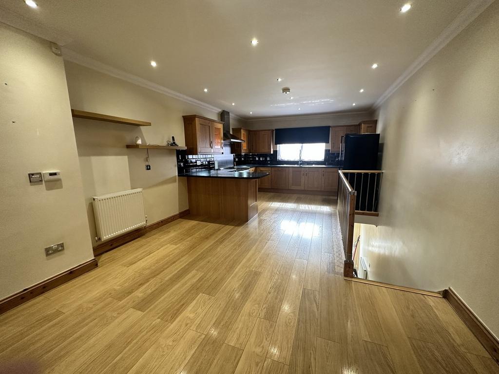 Street, Tonypandy, Rhondda Cynon Taff. CF40 1PQ 3 bed terraced