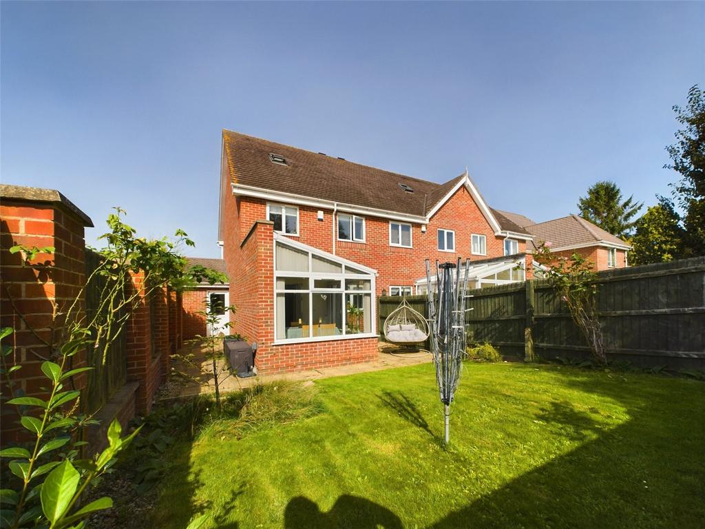 Alms Close, Churchdown, Gloucester, Gloucestershire, GL3 4 bed semi