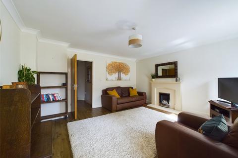 10 Alms Close, Churchdown, Gloucester, GL3 2HY