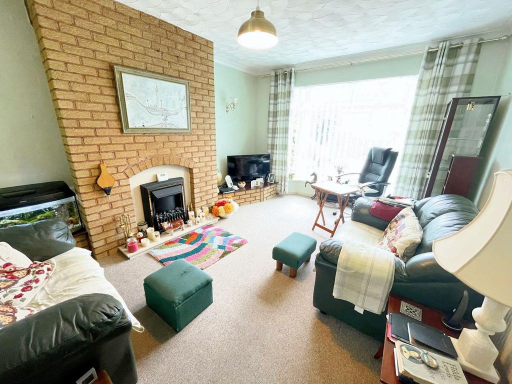 Cheviot Road, South Shields, Tyne and Wear, NE34 7TA 3 bed semi