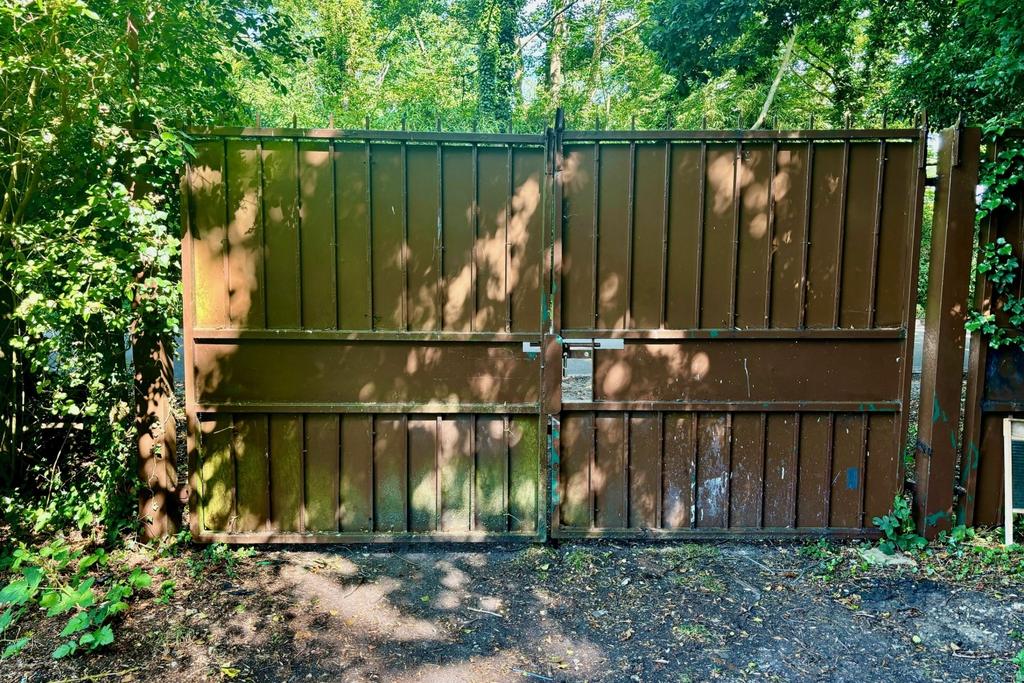 Access gate