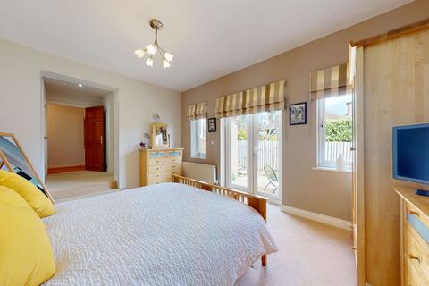 27 Williton Close, Northampton, NN3 3BG