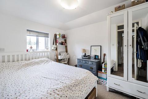 1 bedroom flat for sale - Beeches Close, Penge