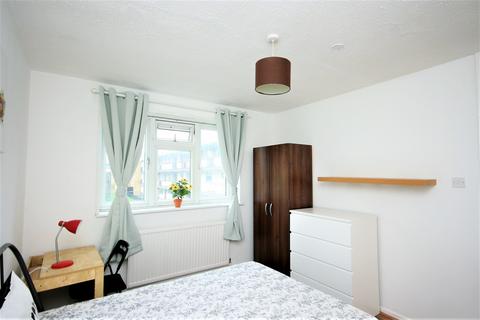 3 bedroom maisonette for sale, Wyllen Close, E1 4HQ