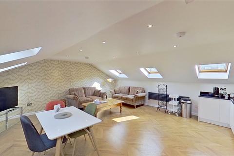 3 bedroom flat to rent, Cockburn Street, Edinburgh, Midlothian, EH1