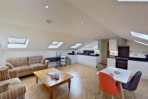 3 bedroom flat to rent, Cockburn Street, Edinburgh, Midlothian, EH1