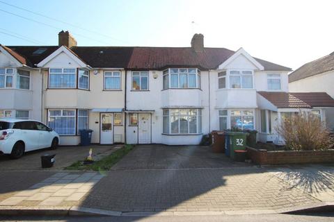 3 bedroom terraced house to rent, Clifton Road, Kenton