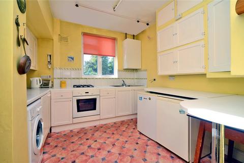 3 bedroom semi-detached house for sale - Wilmot Way, Banstead, Surrey, SM7