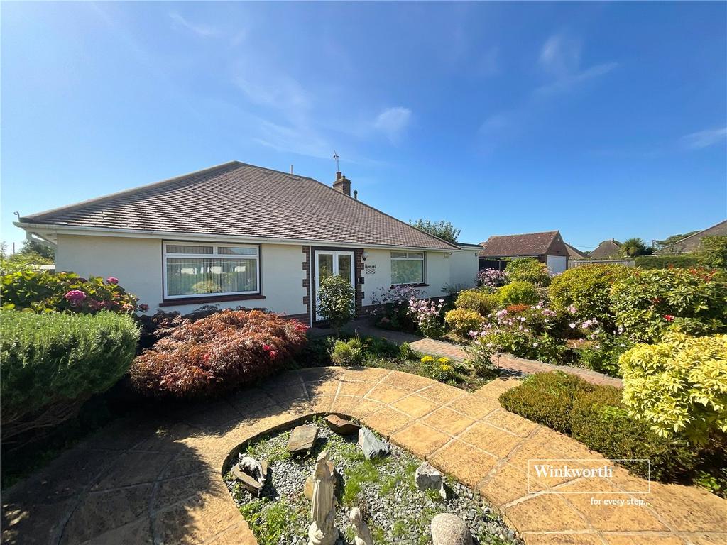 Eldon Close, Barton on Sea, New Milton, Hampshire, BH25 3 bed bungalow