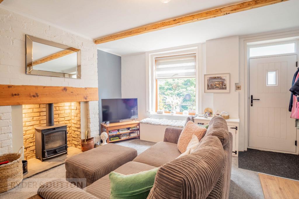Stoneswood Road, Delph, Saddleworth, OL3 2 bed terraced house for sale