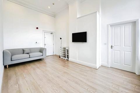 1 bedroom flat to rent, New Briggate, Leeds, West Yorkshire, LS1