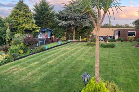 21 Addison Road, Preston, Hull, HU12 8SZ