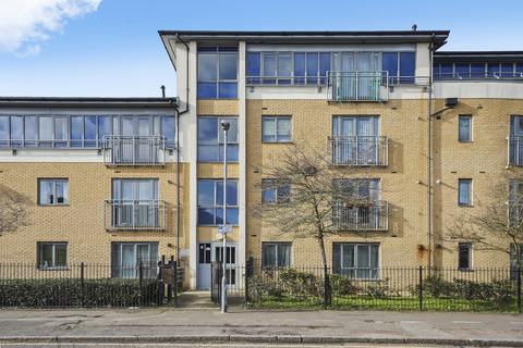 2 bedroom flat for sale - Gale Street, Dagenham RM9