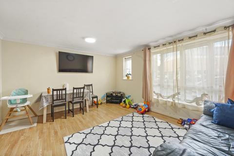 2 bedroom flat for sale, Gale Street, Dagenham RM9