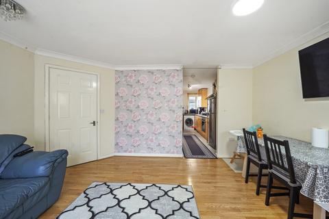 2 bedroom flat for sale, Gale Street, Dagenham RM9