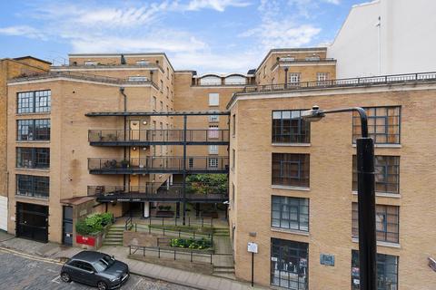 1 bedroom apartment to rent, Merchant Court, Wapping Wall, Wapping, E1W