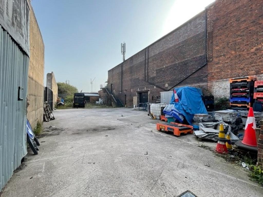 Yard2.jpg