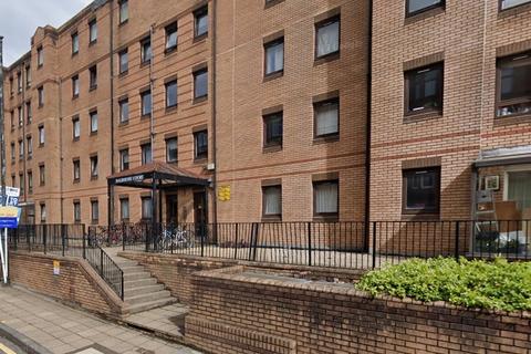 2 bedroom flat to rent, West Graham Street, Glasgow G4