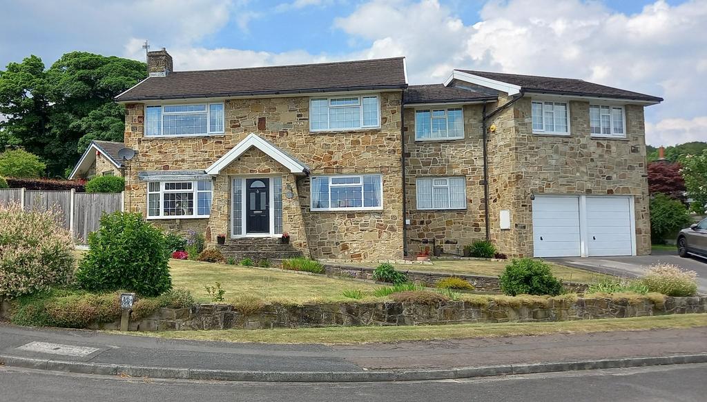 The Fairway, Fixby, HD2 2HU 5 bed detached house for sale £635,000