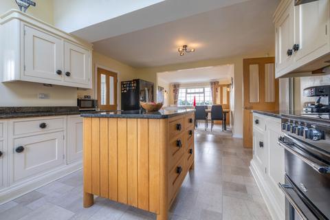 5 bedroom detached house for sale, The Fairway, Fixby, HD2 2HU