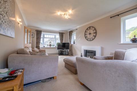 5 bedroom detached house for sale, The Fairway, Fixby, HD2 2HU